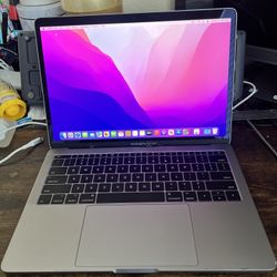 MacBook Pro 13 in retina 2017 non touchbar, i5, 8gb ram, 256gb ssd. Used , everything good except crack the bezel under screen ( the screen does not c