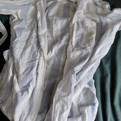 Universal threads blue and white Medium long sleeve shirt