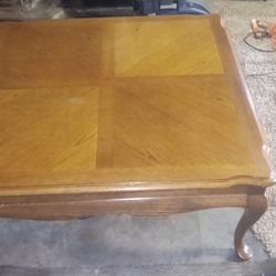 Very VERY  NICE  LIKE  BRAND NEW CONDITION,  SOLID  OAK COFFEE  TABLE 
