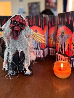 Halloween Animated Zombie Terror Figure