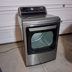LG Smart Gas Dryer Easy Load Door Graphite Steel  Excellent Working Condition