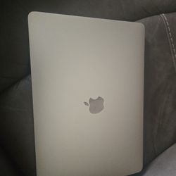 MacBook Air MODEL A2337