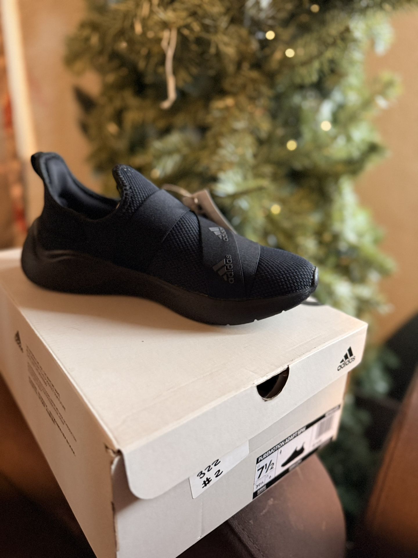 Women’s Adidas 7.5