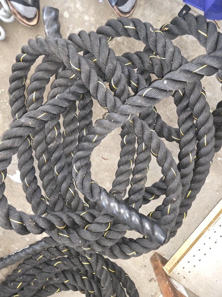 BATTLE ROPE &10LB M.BALL FOR SALE!!!