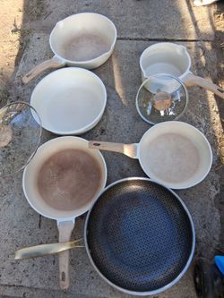!! Kitchen  Pots 1 lid For 3 Big Pots Price For All