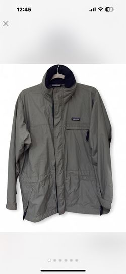 Vintage Green Patagonia OutdoorJacket  Excellent Condition  Size Small   If you have any questions about sizing or shipping pls feel free to reach out