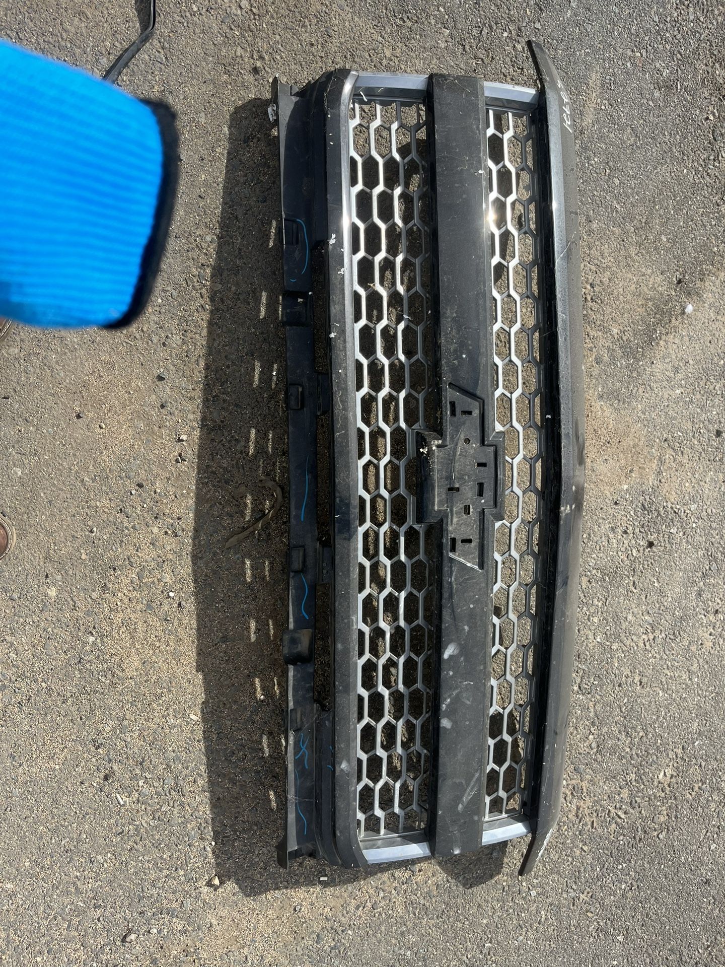 18 Chevy Parts Grill