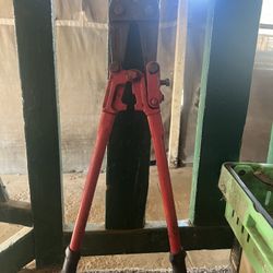 Bolt cutters 