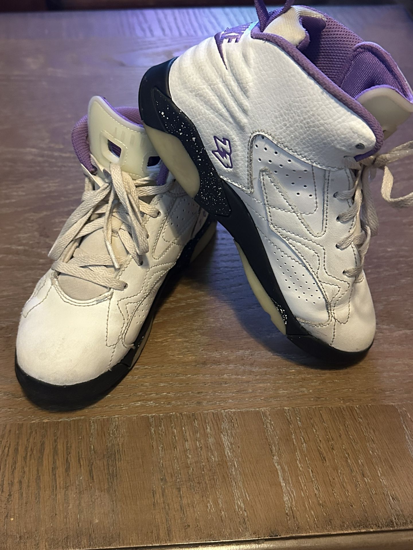 Jordan MVP Black Raspberry sneaker Size 2Y