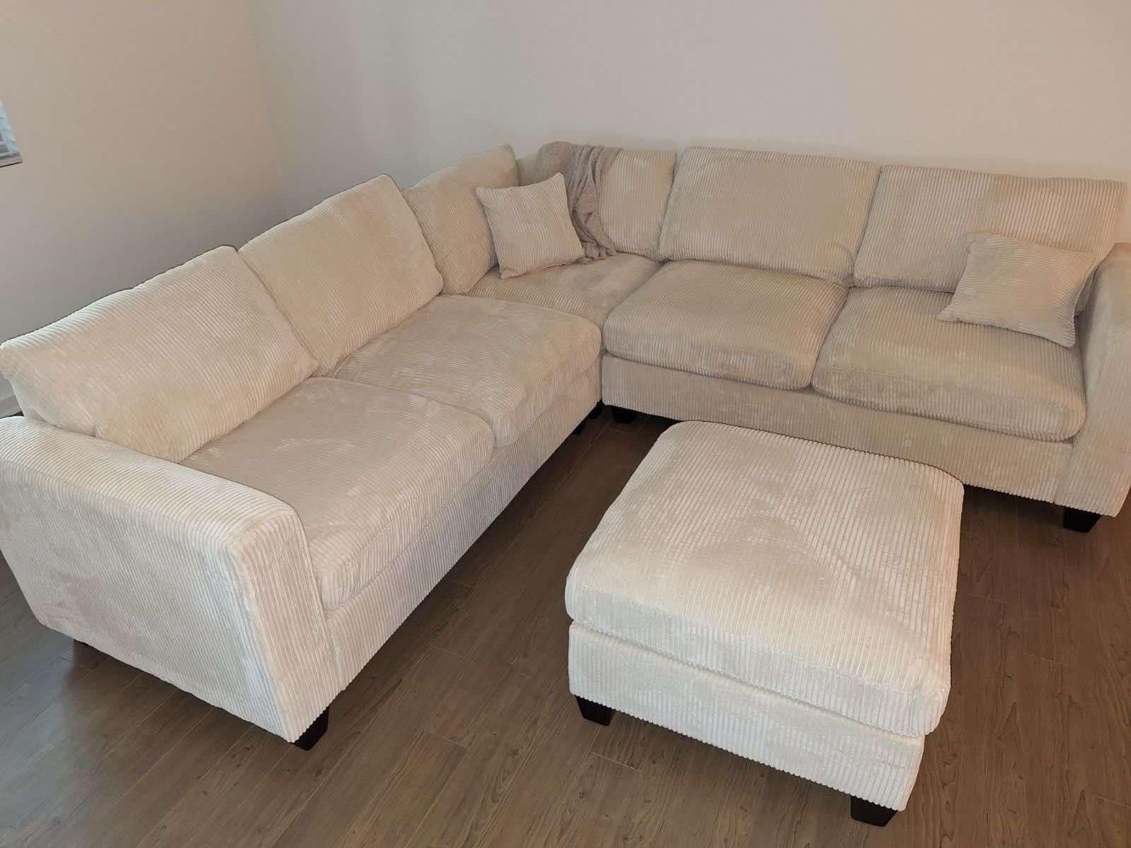 New Corduroy Sectional Couch/ Includes Free Delivery 🚚
