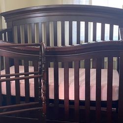 Convertible Crib/toddler Bed With Attached Changing Table