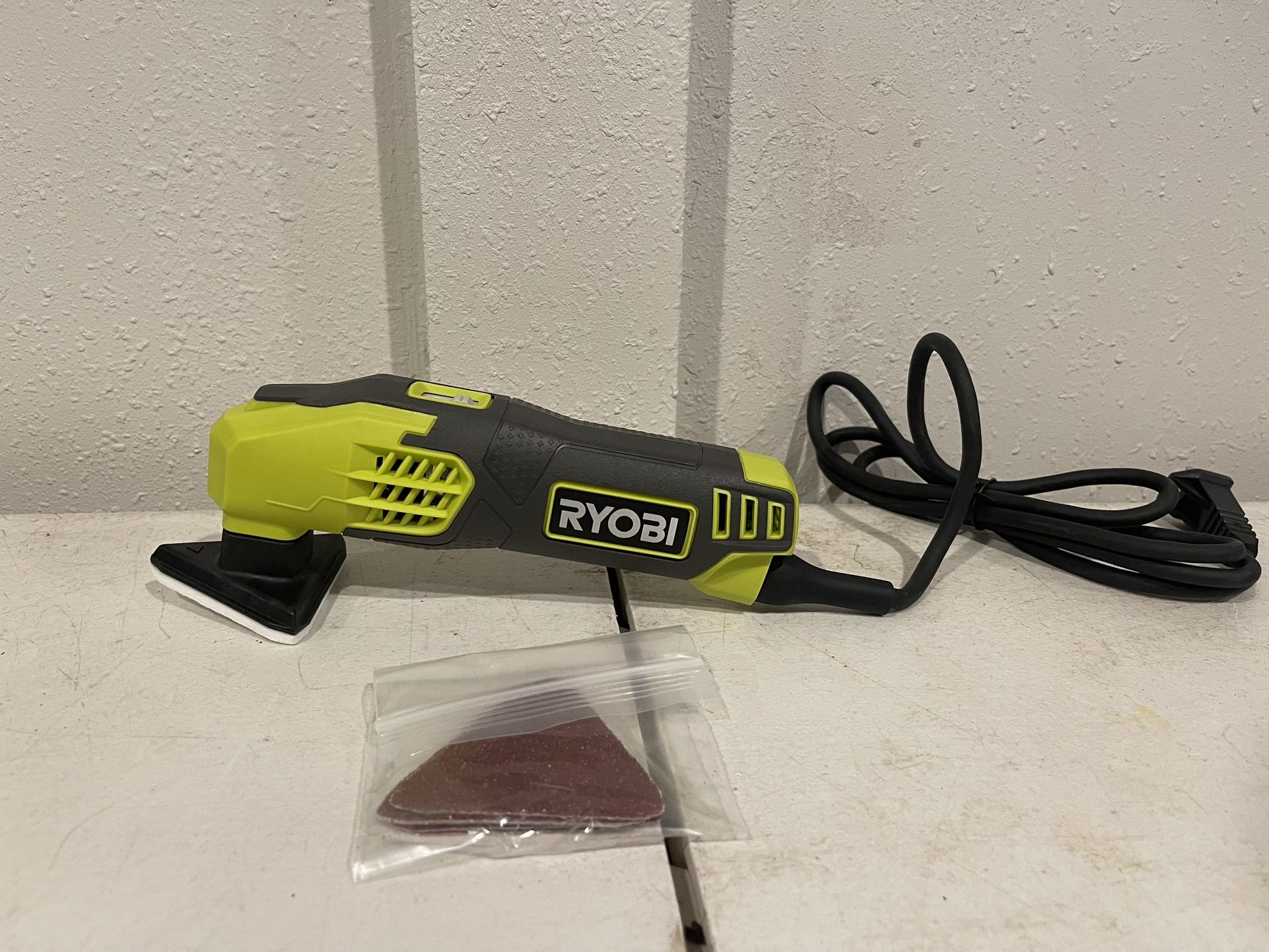 Ryobi 0.4 Amp Corded 2-7/8 in. Detail Sander