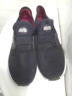 Nautica navy Blue Sneakers Size 4