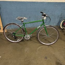 New Schwinn Collegiate 700c Bike 
