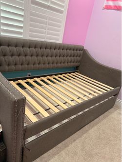 Twin Tufted Trundle Daybed