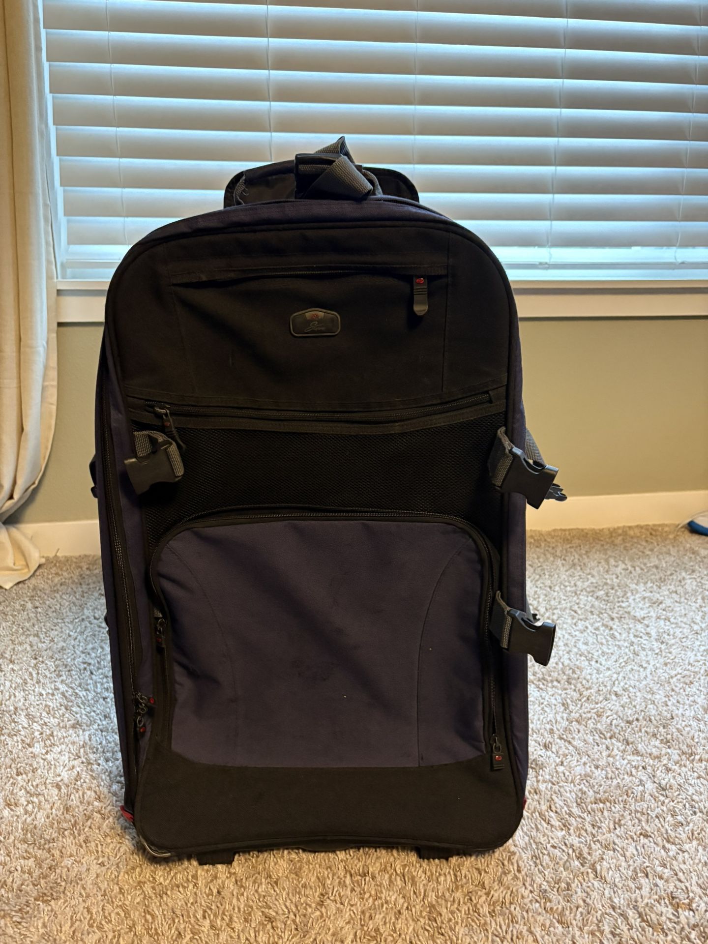 Skyway Suitcase -Medium