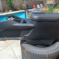 Center Console 19 Up TAHOE  TRUCKS