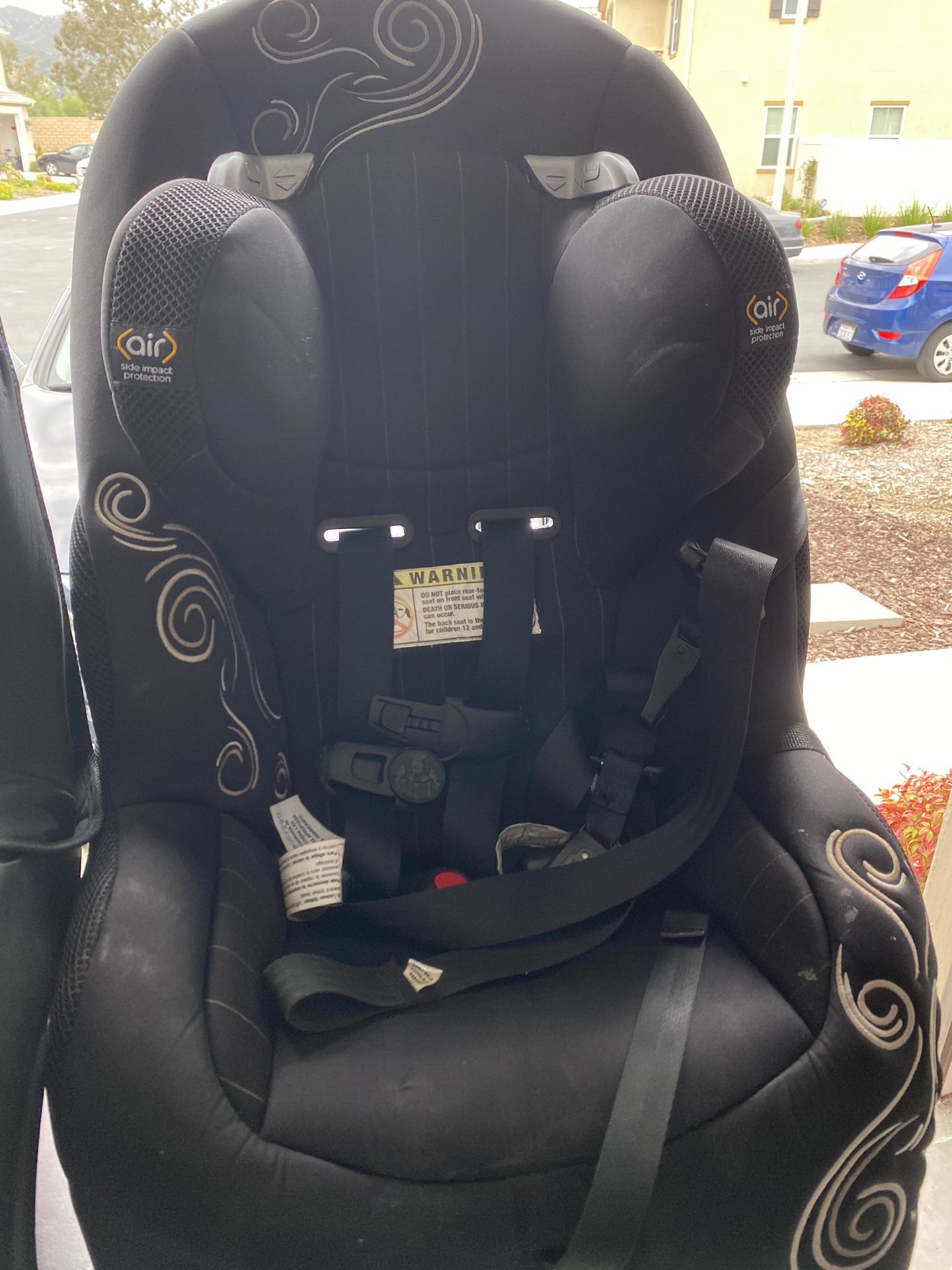 Car seat / booster - need gone asap