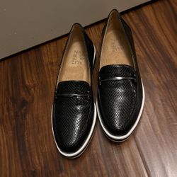 Brand New Women Shoes Size 6