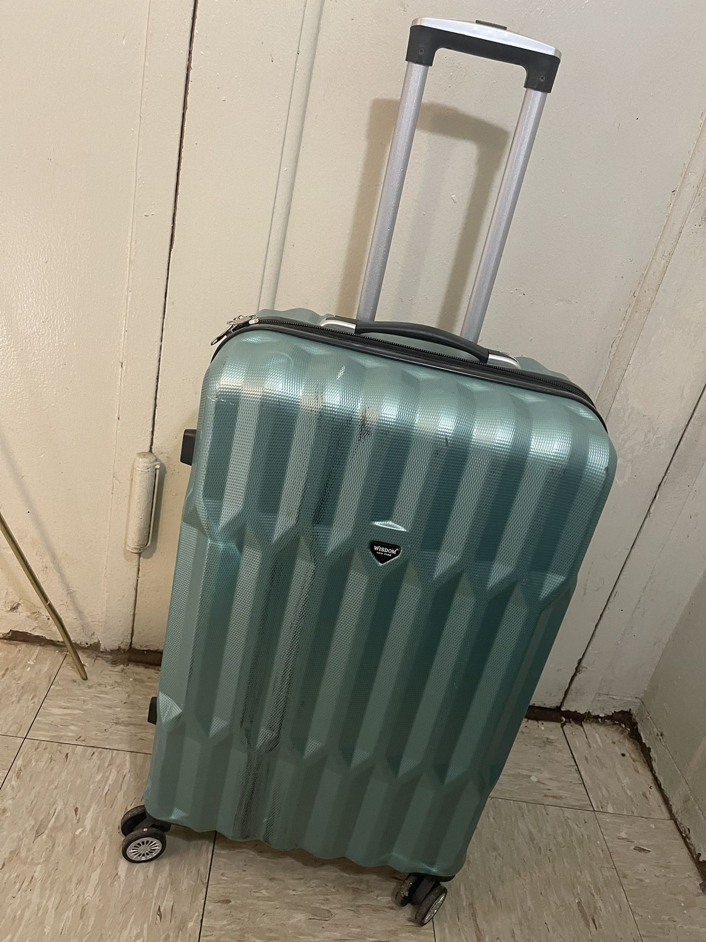 Excellent Condition New York XPress WISDOM HardSide 26" Expandable Suitcase Luggage With Double Spinner Wheels (Teal/Ocean Blue 26 Inch