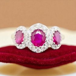 18k gold 1.83ctw Burmese ruby & diamond ring 