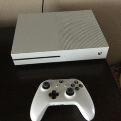 Xbox One w/ One Controller For sale! 