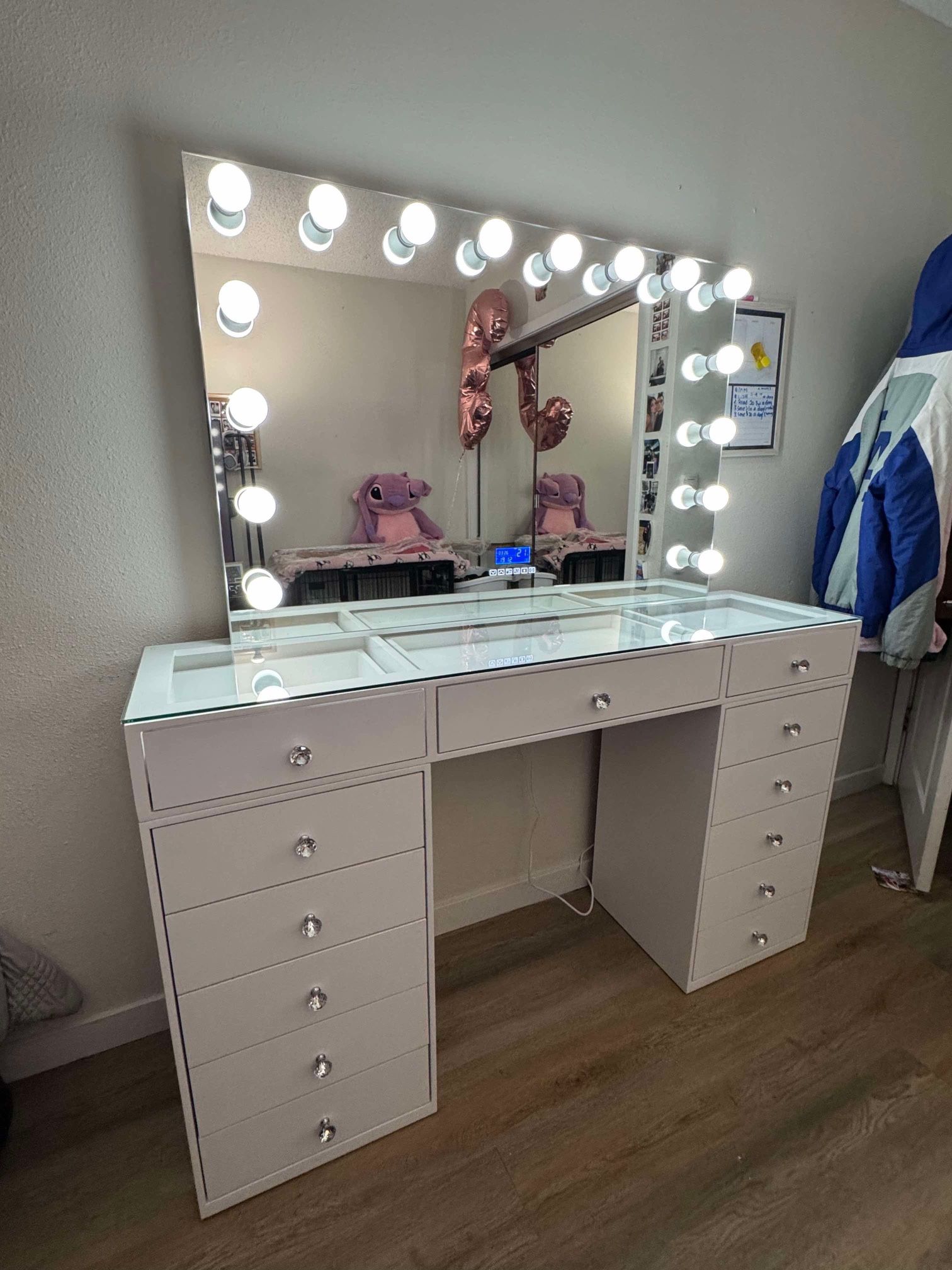 Bluetooth Makeup Vainty With Glass Top Health & Beauty