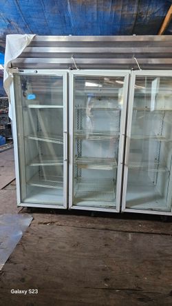 3 glass door cooler