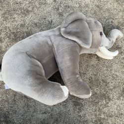 FAO Schwarz & Toys R Us 25" Gray Plush Sitting Elephant w/Tusks