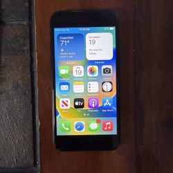 iPhone SE 64 GB Black Unlocke