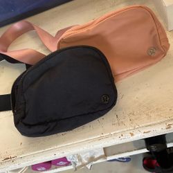 Lululemon Fanny Packs Size Small 