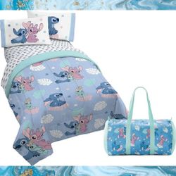 Disney Lilo and Stitch Twin Size Comforter Set - 4 Piece Bedding Set With Bonus Duffle Bag, New in package. 