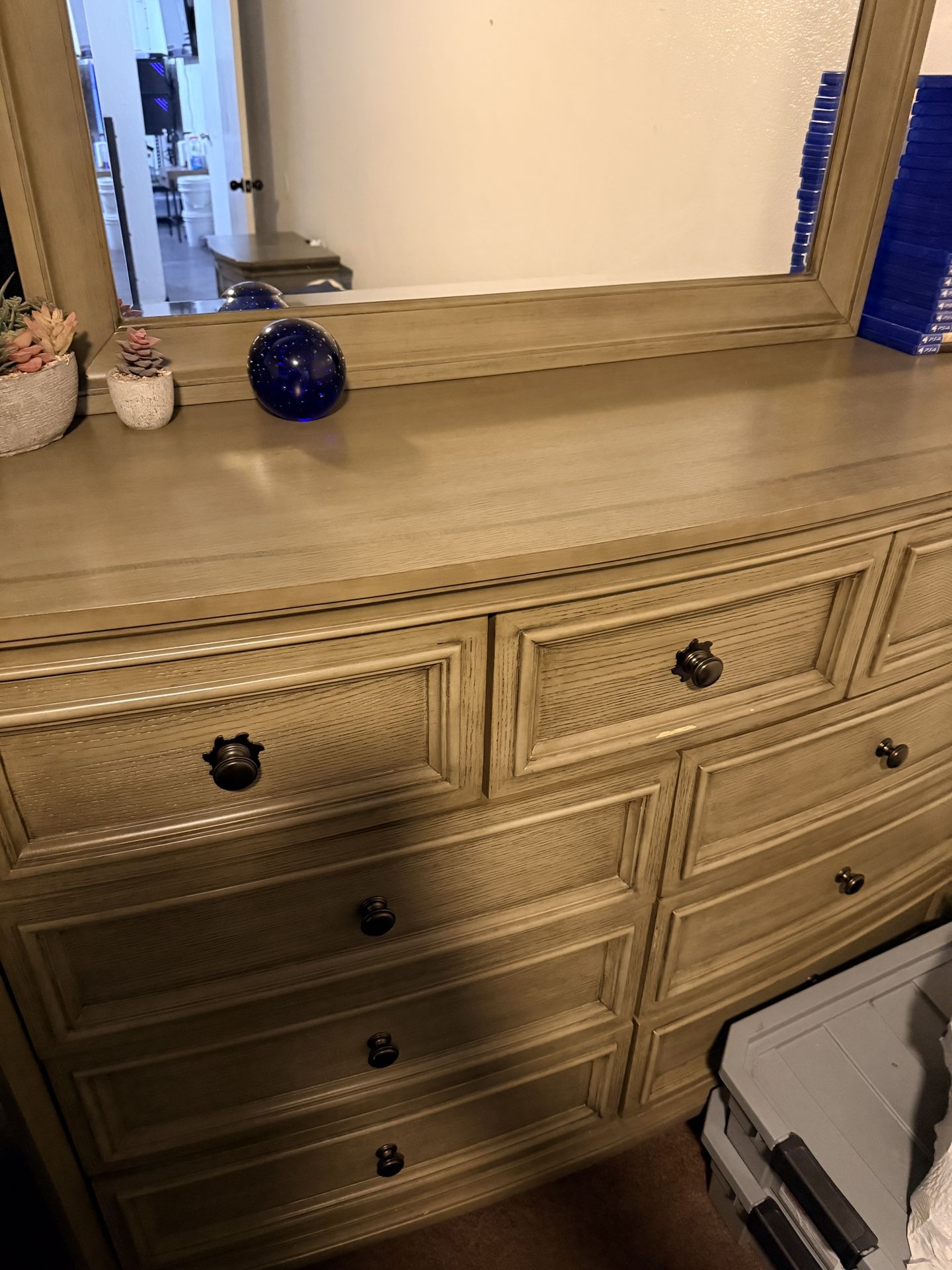 Dresser With Mirror And Two Nightstands
