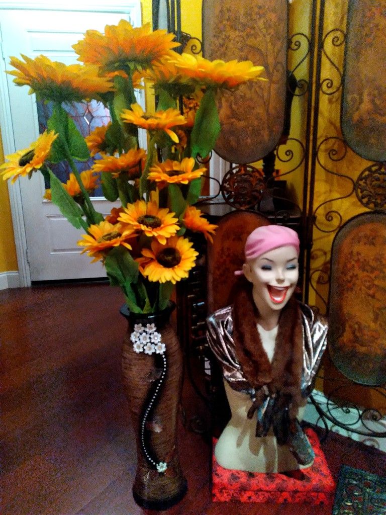 Giant Sunflower Bouquet 💐 in the vase