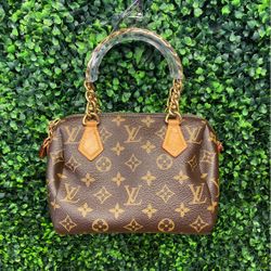 Louis Vuitton Authentic Monogram Canvas Speedy Chain 20 Luxury Handbag Purse Collection Automne-Hiver 2013-14 Limited Edition