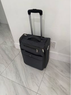 Luggage carry on gray