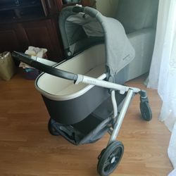 Uppababy Vista Stroller with Bassinet and Toddler Seat
