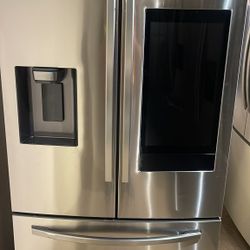 SAMSUNG RF27TSR Hub 26.5-cu ft Refrigerator