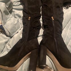 Size 7  Women’s Boots