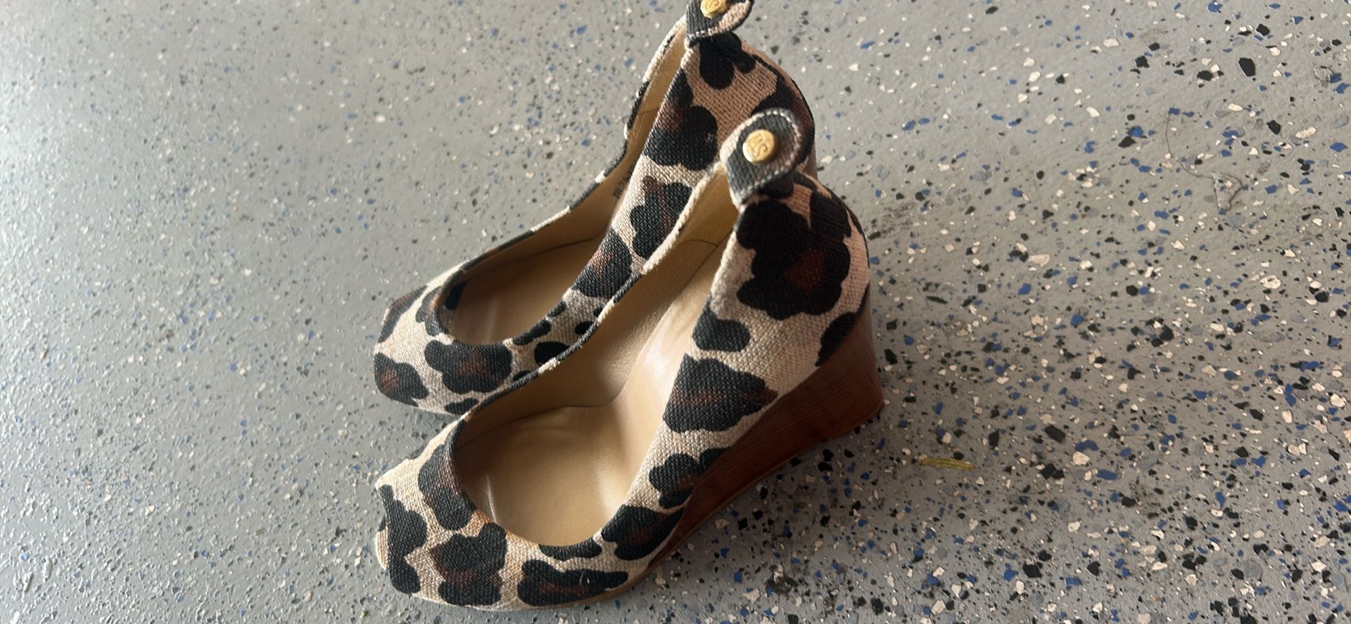 Stuart Weitzman fabric Leopard flowers Print Peep Toe wedges