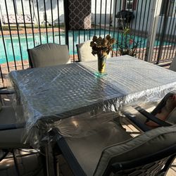 Outdoor Dinning Table And Chairs