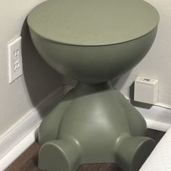 Bear Side Table (plastic)