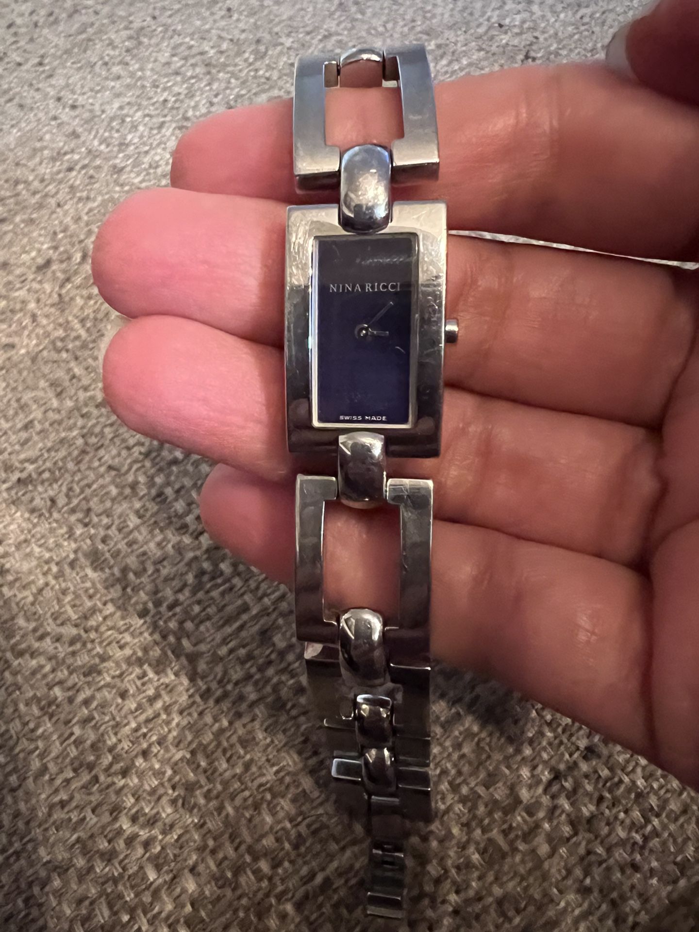 Authentic Nina Ricci Watch. Costed me 600$ selling 20$