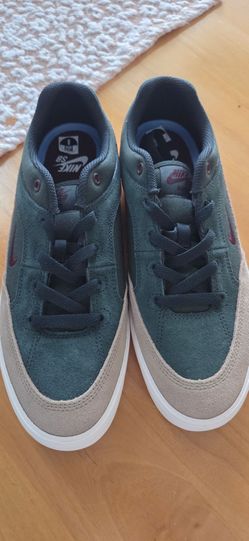 Tenis de hombre talla 8  $50 cad a par
