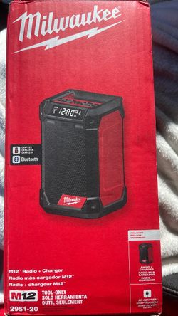 Milwaukee M12 Radio + Charger