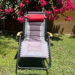  Big Outdoorsman Lounger Chair, Gravity Chair Very Good Condition, Ice And Clean, Bought It And Then Do The Storage 