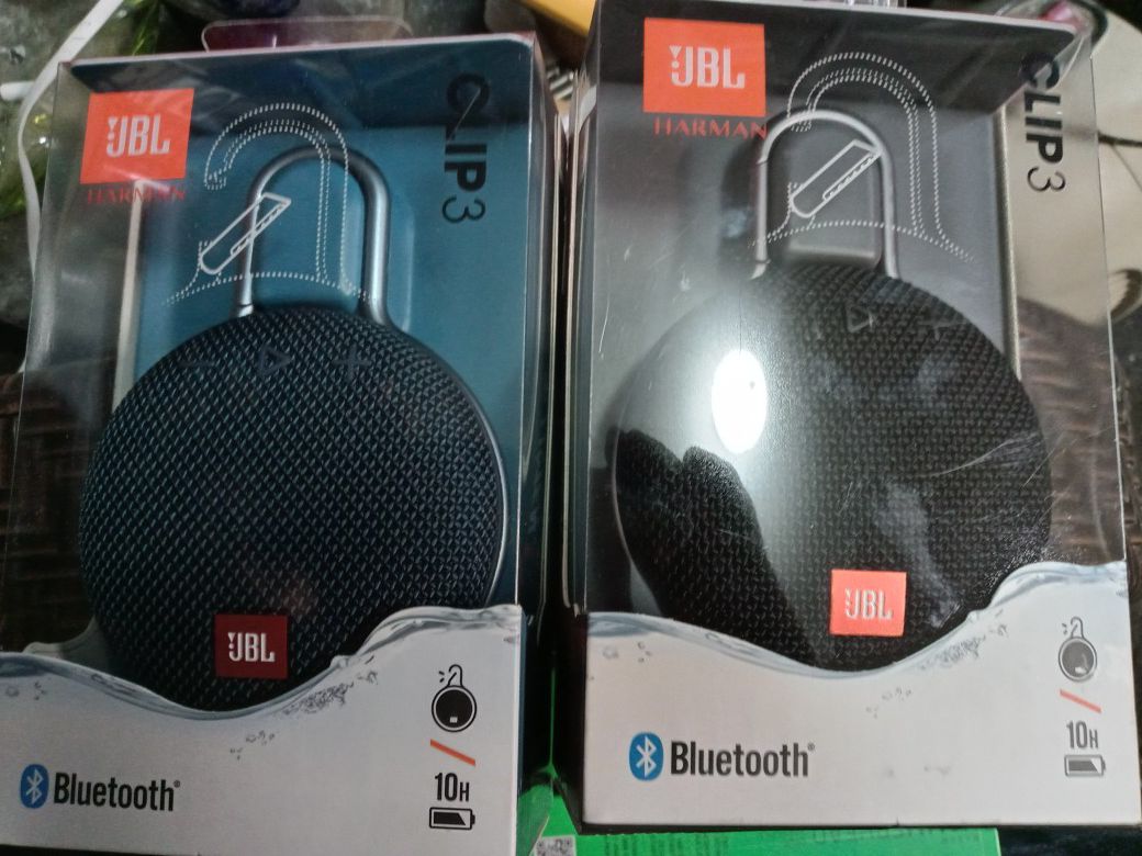 jbl clip 3 bluetooth speakers