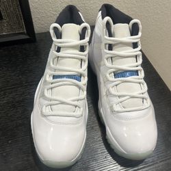 Air Jordan Retro 11s Size 10.5m.   159$ Obo