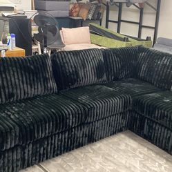 New 119x92 furry corduroy sectional couch / free delivery