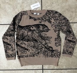 Woman’s long sleeve